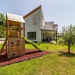 Awesome In With Sauna Tatil Evi Grižane